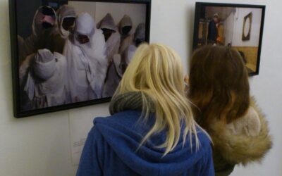 Religion nebenan – Handreichung zu Buch und Ausstellung